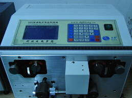 【大平方剝線機(jī)】擁有精密結(jié)實(shí)的機(jī)身，觸模式